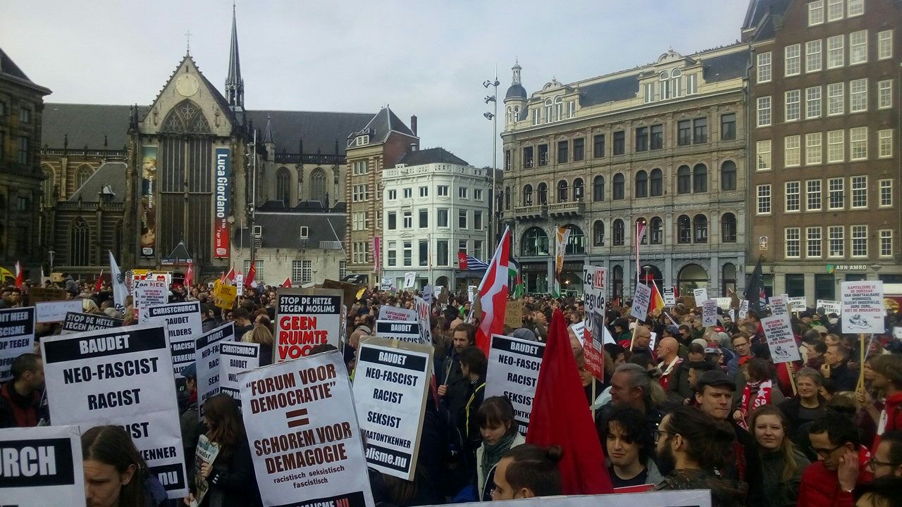 Beelden Van De Geweldige Anti-racisme Demonstratie Van Vandaag In ...